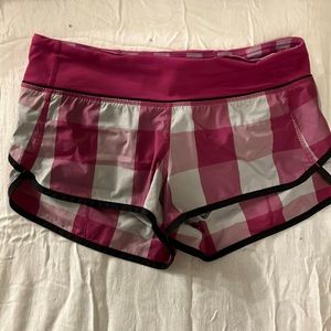 Lululemon pink and white running shorts Women’s size 6